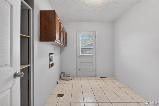 1421 Nancy Lee Drive, St Louis, MO 63146