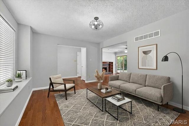 1421 Nancy Lee Drive, St Louis, MO 63146