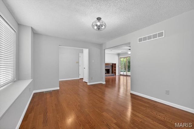 1421 Nancy Lee Drive, St Louis, MO 63146