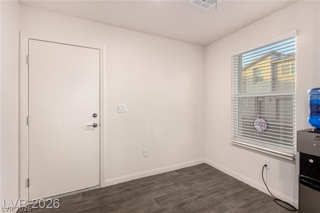 2833 Champagne Gold Avenue, North Las Vegas, NV 89086