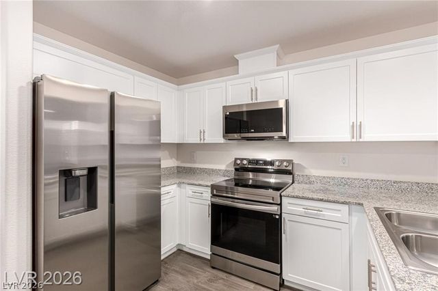 2833 Champagne Gold Avenue, North Las Vegas, NV 89086