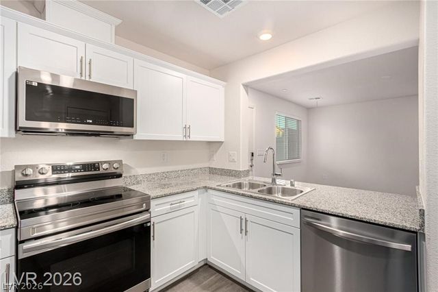 2833 Champagne Gold Avenue, North Las Vegas, NV 89086