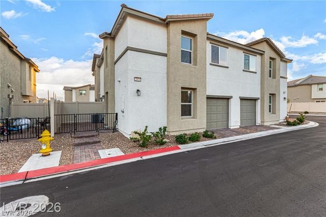 2833 Champagne Gold Avenue, North Las Vegas, NV 89086