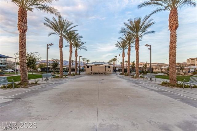 2833 Champagne Gold Avenue, North Las Vegas, NV 89086