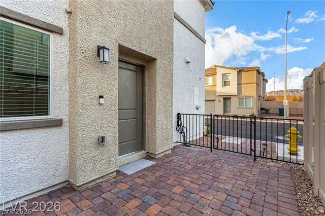 2833 Champagne Gold Avenue, North Las Vegas, NV 89086