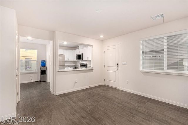 2833 Champagne Gold Avenue, North Las Vegas, NV 89086