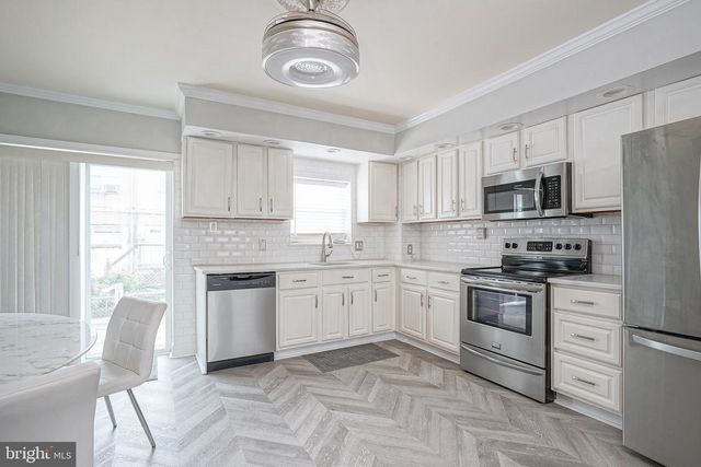 1208 W OREGON AVE, Philadelphia, PA 19148