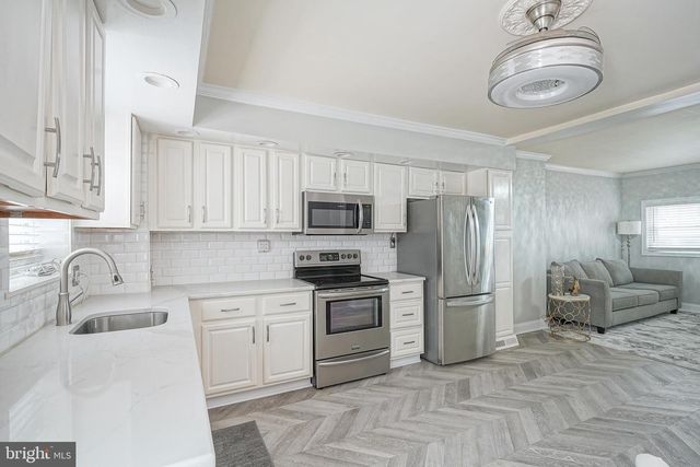 1208 W OREGON AVE, Philadelphia, PA 19148