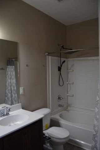 704 Silverhill Dr, Murfreesboro, TN 37129