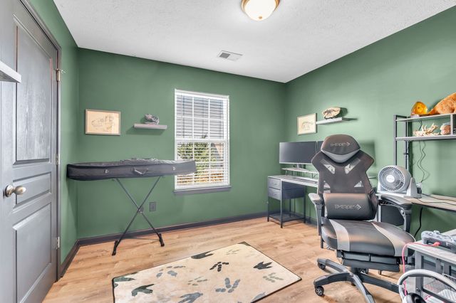 704 Silverhill Dr, Murfreesboro, TN 37129