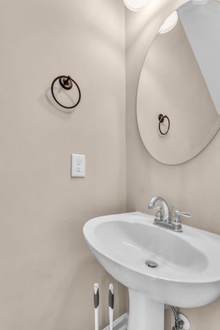 704 Silverhill Dr, Murfreesboro, TN 37129