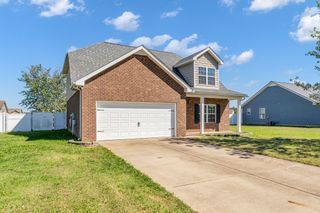 704 Silverhill Dr, Murfreesboro, TN 37129