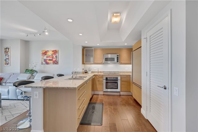 322 Karen Avenue 2105, Las Vegas, NV 89109
