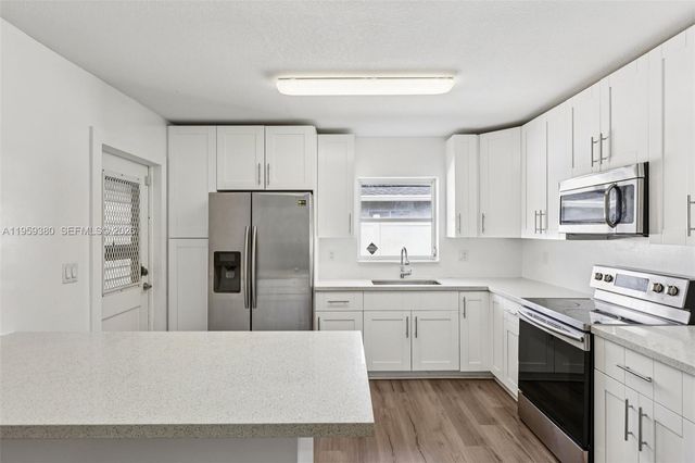 2720 NE 25th Ter, Boca Raton, FL 33431