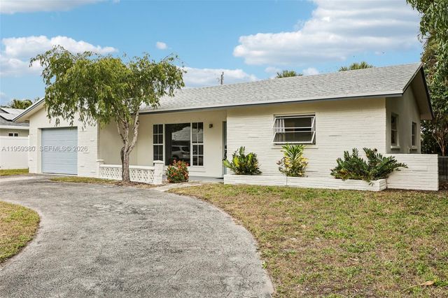 2720 NE 25th Ter, Boca Raton, FL 33431