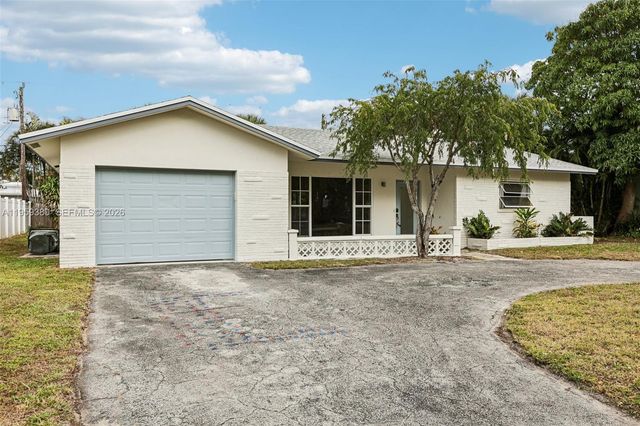 2720 NE 25th Ter, Boca Raton, FL 33431