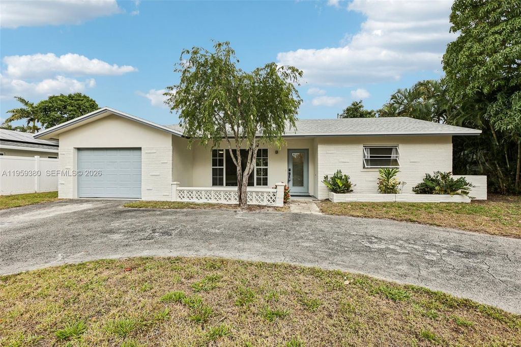 2720 NE 25th Ter, Boca Raton, FL 33431