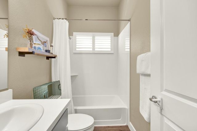 5137 Creekhollow Way, Roseville, CA 95747