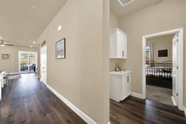 5137 Creekhollow Way, Roseville, CA 95747
