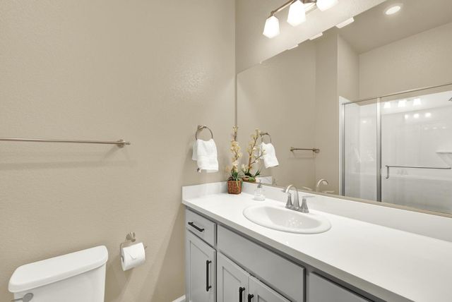5137 Creekhollow Way, Roseville, CA 95747