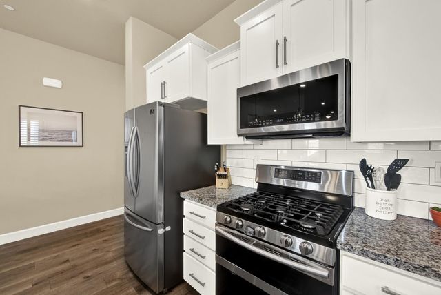 5137 Creekhollow Way, Roseville, CA 95747