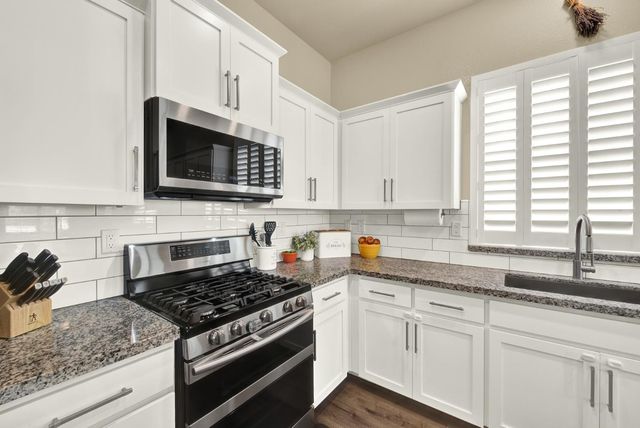 5137 Creekhollow Way, Roseville, CA 95747