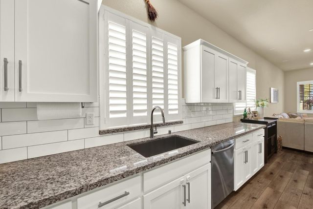 5137 Creekhollow Way, Roseville, CA 95747