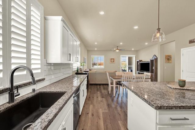 5137 Creekhollow Way, Roseville, CA 95747