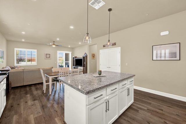 5137 Creekhollow Way, Roseville, CA 95747