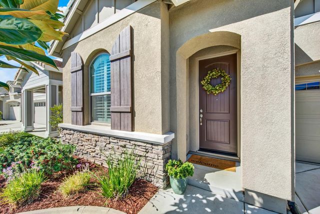 5137 Creekhollow Way, Roseville, CA 95747
