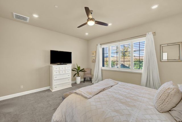 5137 Creekhollow Way, Roseville, CA 95747