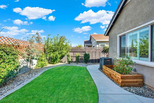 5137 Creekhollow Way, Roseville, CA 95747