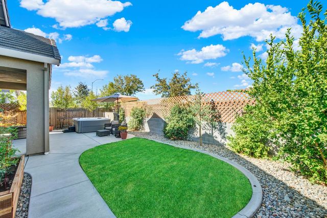 5137 Creekhollow Way, Roseville, CA 95747