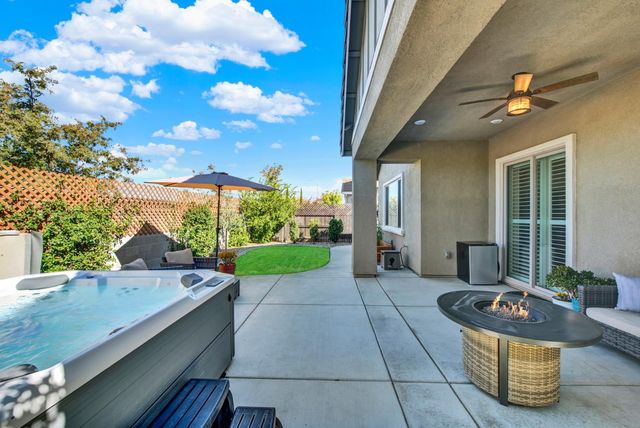 5137 Creekhollow Way, Roseville, CA 95747