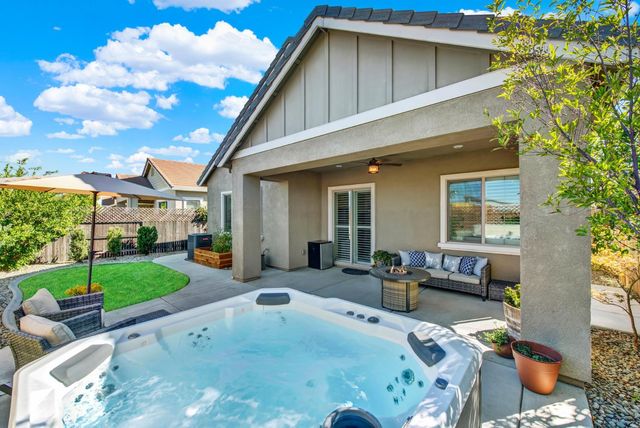 5137 Creekhollow Way, Roseville, CA 95747