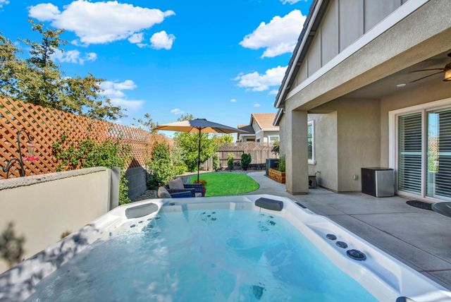5137 Creekhollow Way, Roseville, CA 95747