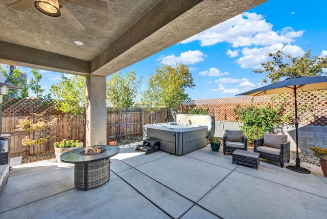 5137 Creekhollow Way, Roseville, CA 95747