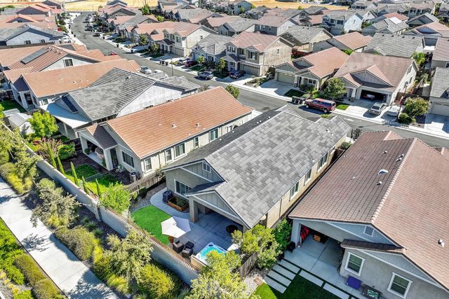 5137 Creekhollow Way, Roseville, CA 95747