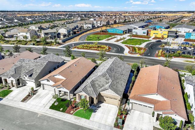 5137 Creekhollow Way, Roseville, CA 95747