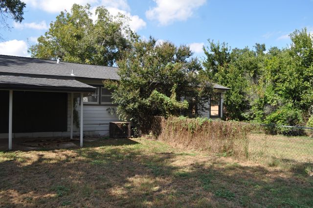 1009 Bales Street, Cleburne, TX 76033