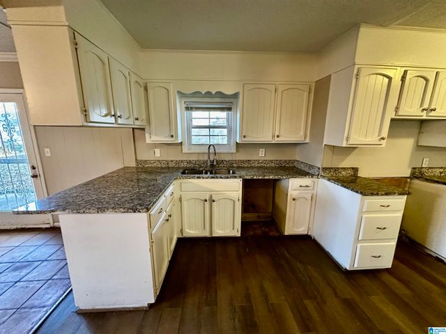 537 GRANT STREET, Midfield, AL 35228