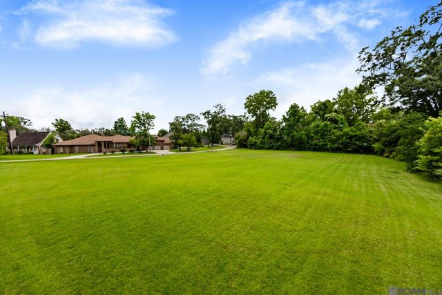 5957 College Dr, Baton Rouge, LA 70806