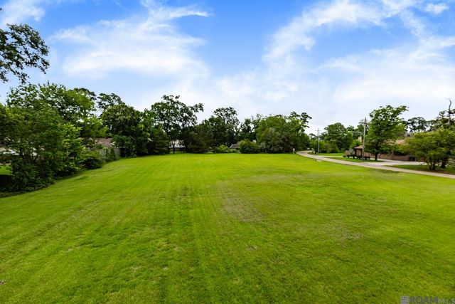 5957 College Dr, Baton Rouge, LA 70806