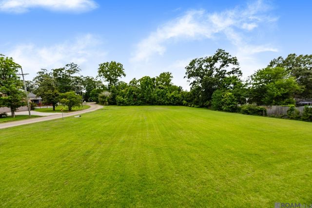 5957 College Dr, Baton Rouge, LA 70806