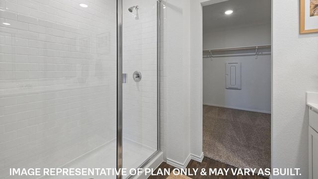 111 MUSTANG LAKE CIR, Buda, TX 78610