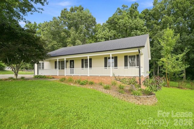 209 Pilots Ridge Drive, Bessemer City, NC 28016
