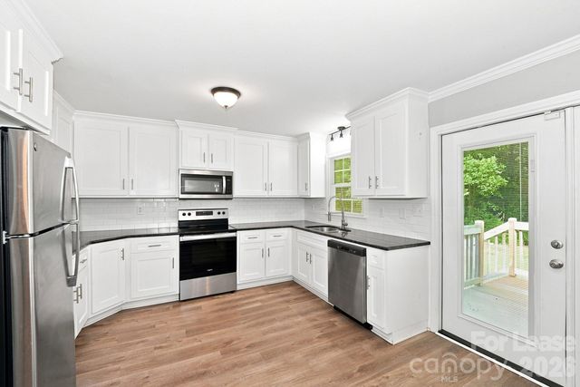 209 Pilots Ridge Drive, Bessemer City, NC 28016