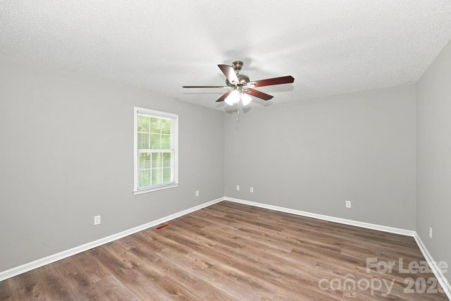 209 Pilots Ridge Drive, Bessemer City, NC 28016