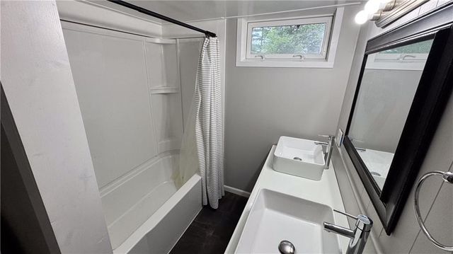 322 W 7TH Street, Maryville, MO 64468