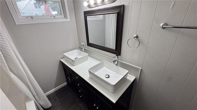 322 W 7TH Street, Maryville, MO 64468